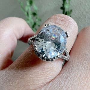 Jewelscent ring - costume jewelry